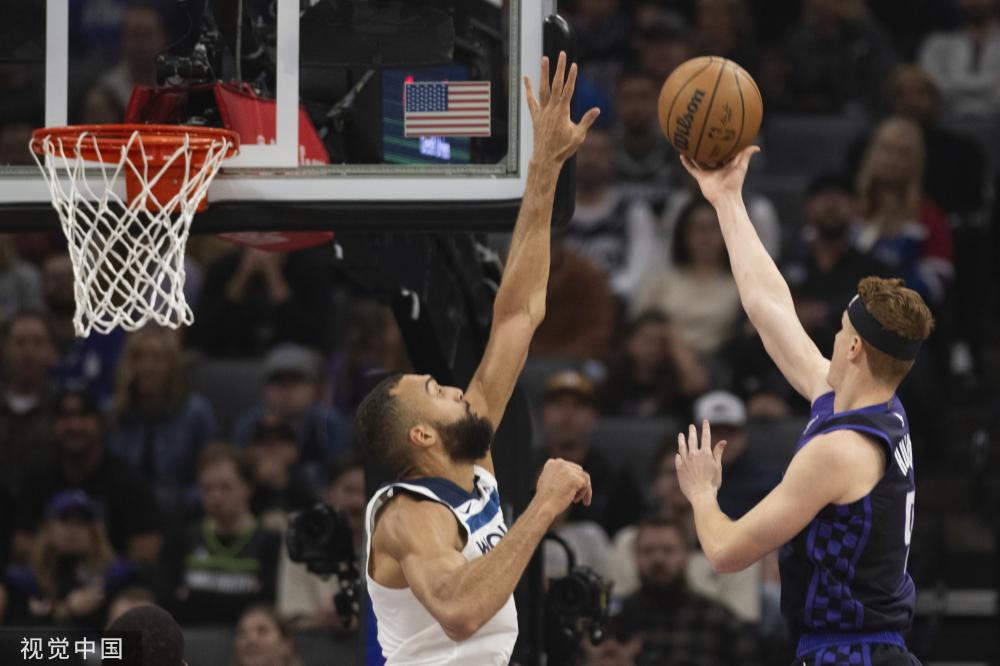 年轻球员在 年轻球员在