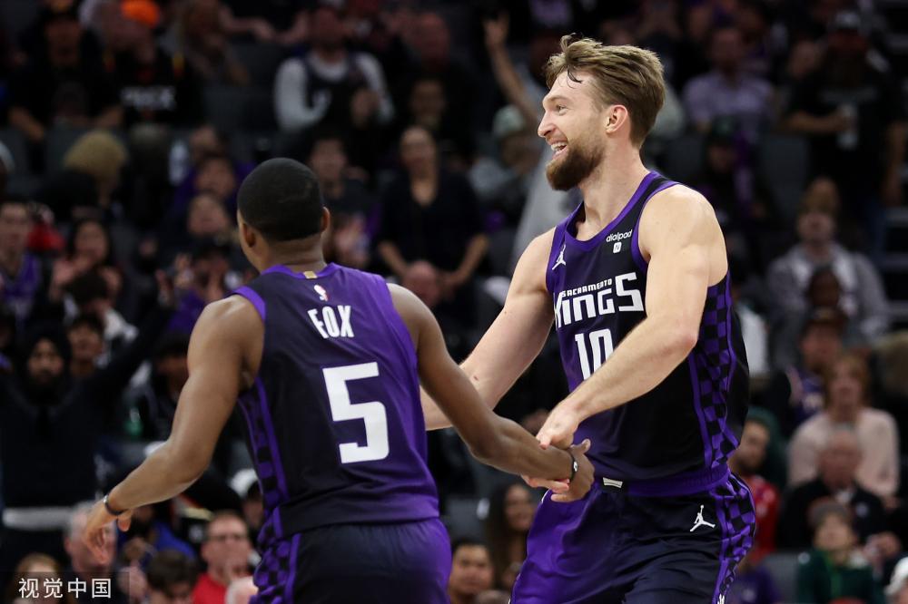 许多球迷希 许多球迷希